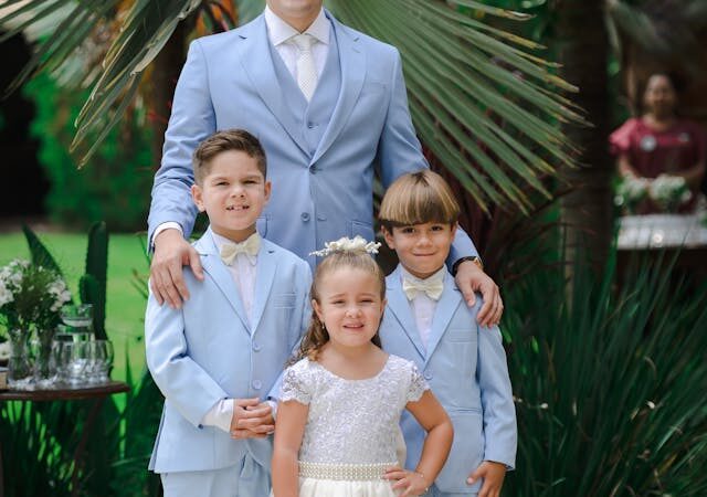 Garçons d’honneur : trouver le pantalon parfait pour une allure élégante et harmonieuse