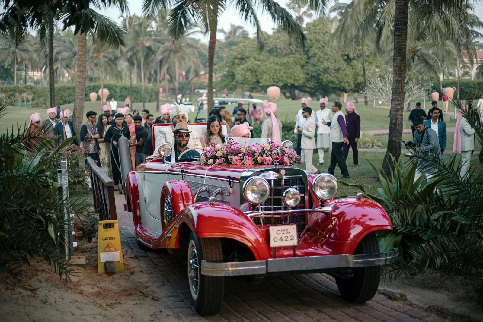 Comment choisir la voiture idéale pour son mariage selon le style de la cérémonie
