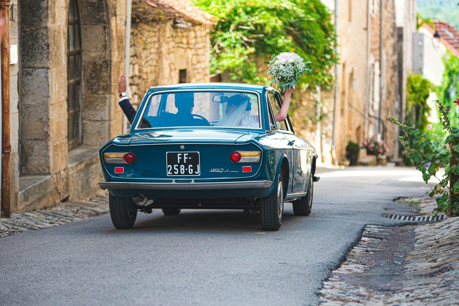 Location ou voiture personnelle pour le mariage : que choisir ?